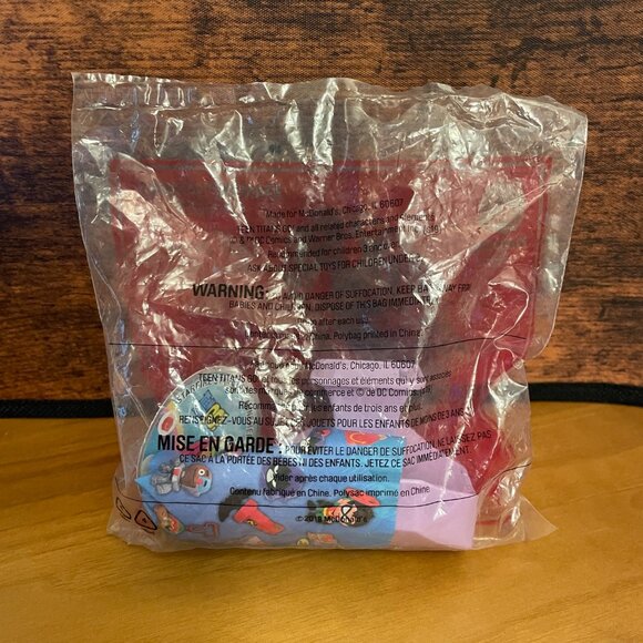 DC Comics Teen Titans Go! Starfire Starbolt Launcher SEALED 2019  (SKU:82TO) - Picture 3 of 5